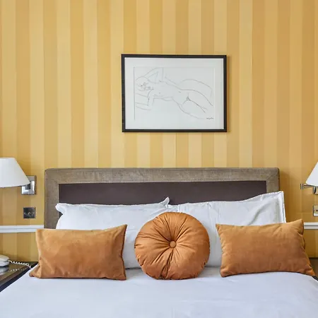 维克多利尔剧院酒店 4* 巴黎