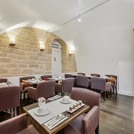 维克多利尔剧院酒店 4* 巴黎