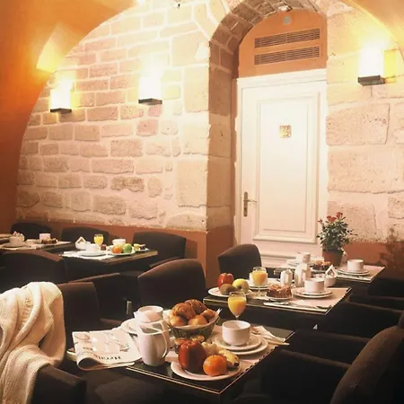 维克多利尔剧院酒店 酒店