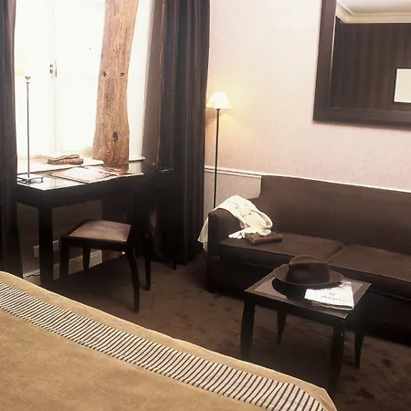 维克多利尔剧院酒店