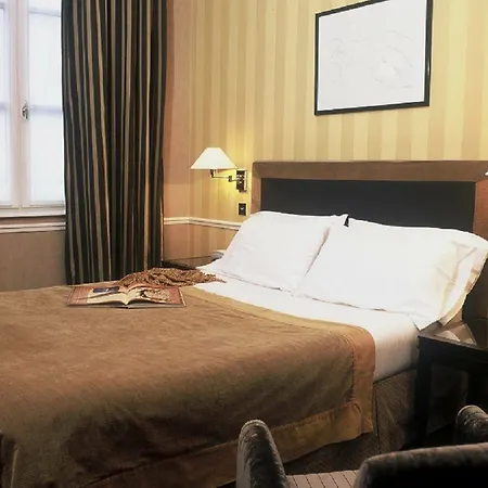 维克多利尔剧院酒店 4* 巴黎