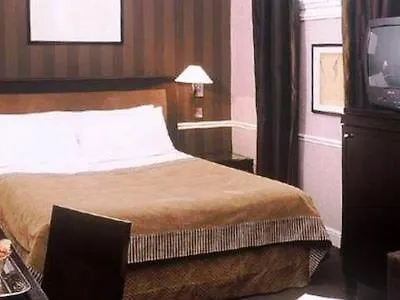 Отель Victoires Opera