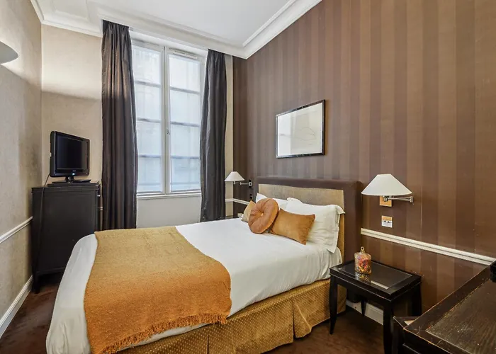 Отель Victoires Opera 4*