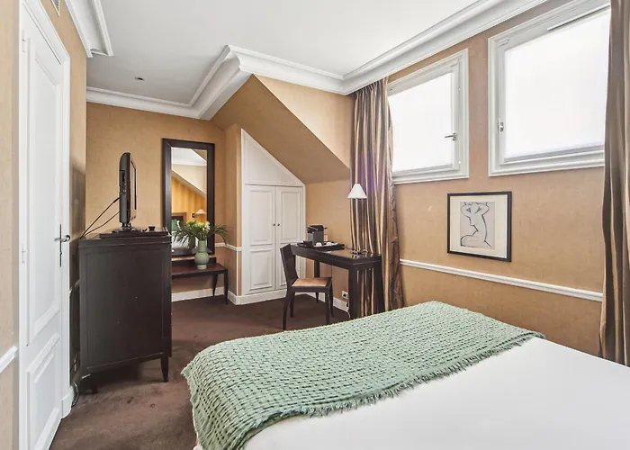 Отель Victoires Opera Париж