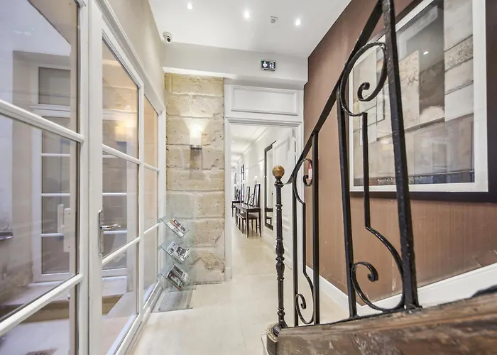 Отель Victoires Opera