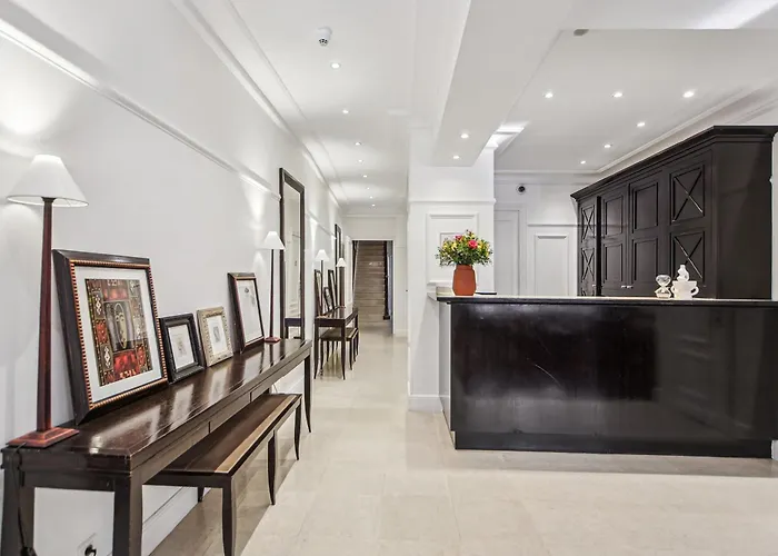 Отель Victoires Opera 4*