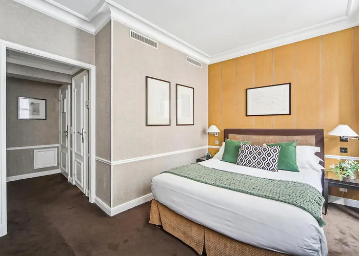 Отель Victoires Opera 4*