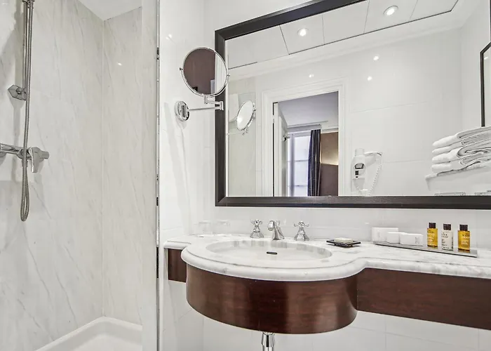 Отель Victoires Opera 4*