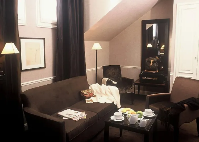 Отель Victoires Opera