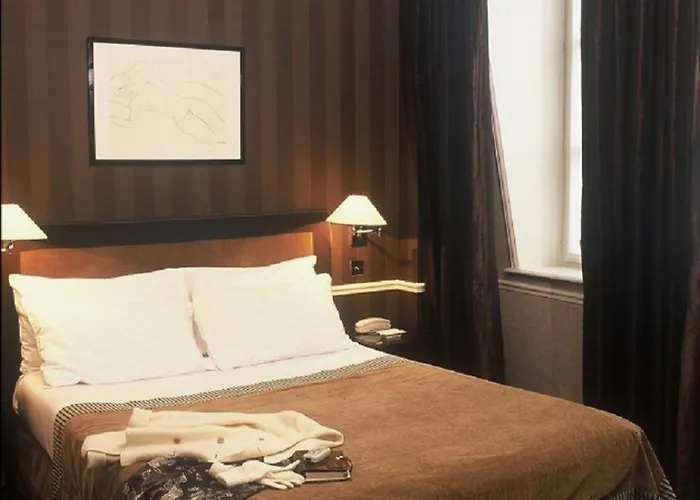 Отель Victoires Opera 4*