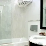 Отель Victoires Opera 4*